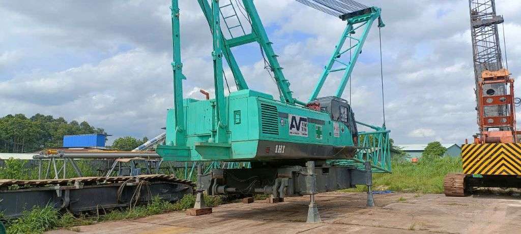 AVT cho thuê sà lan, cẩu, container, neo tời,...