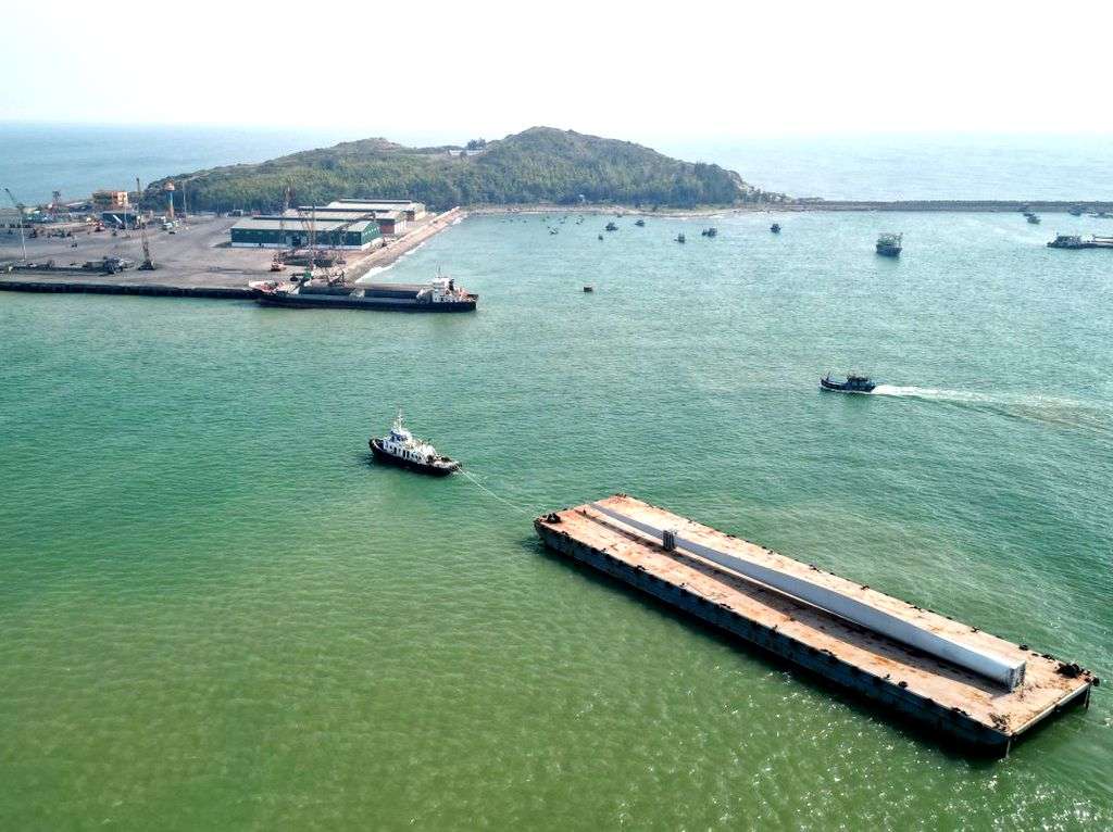 AVT vận chuyển bằng ponton